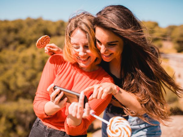 Dijital Sohbetin Evrimi: IRC’den Yapay Zekâya