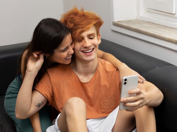 Chat Kültüründe Mizah ve Dil Oyunları